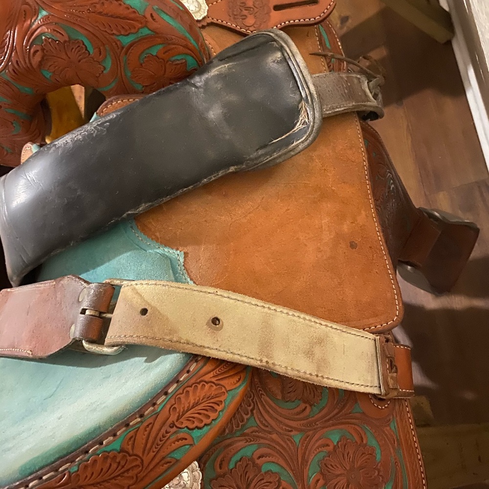 All around saddle